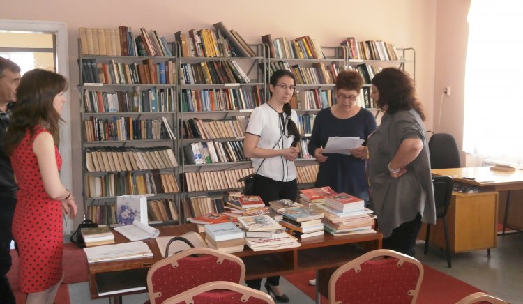 МО в БСП – Луковит дари книги за библиотеката в НЧ „Съзнание 1895“